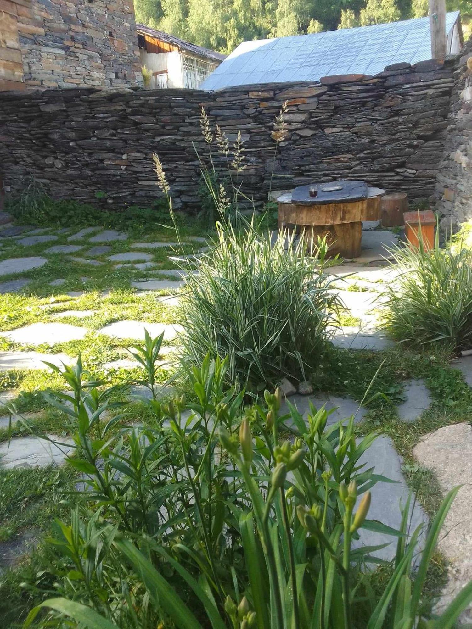 Guesthouse Luka Ushguli Exterior foto